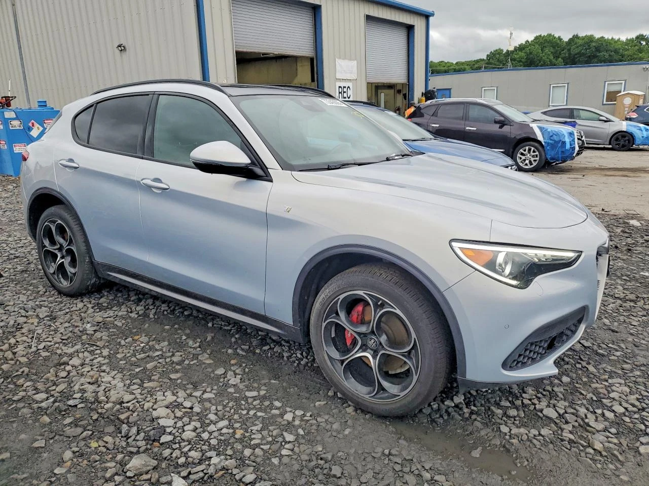 Alfa Romeo Stelvio TI| DISTRONIC| HARMAN/KARDON| KEYLESS