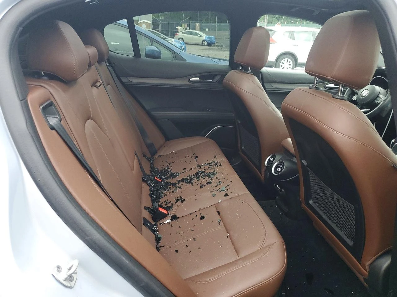 Alfa Romeo Stelvio TI| DISTRONIC| HARMAN/KARDON| KEYLESS, снимка 11 - Автомобили и джипове - 55254335