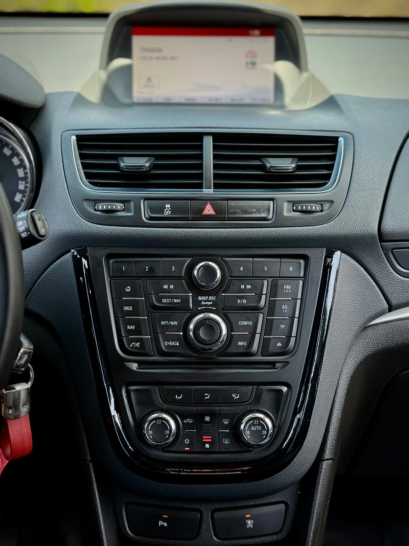Opel Mokka LPG 1.4T, снимка 12 - Автомобили и джипове - 55625266