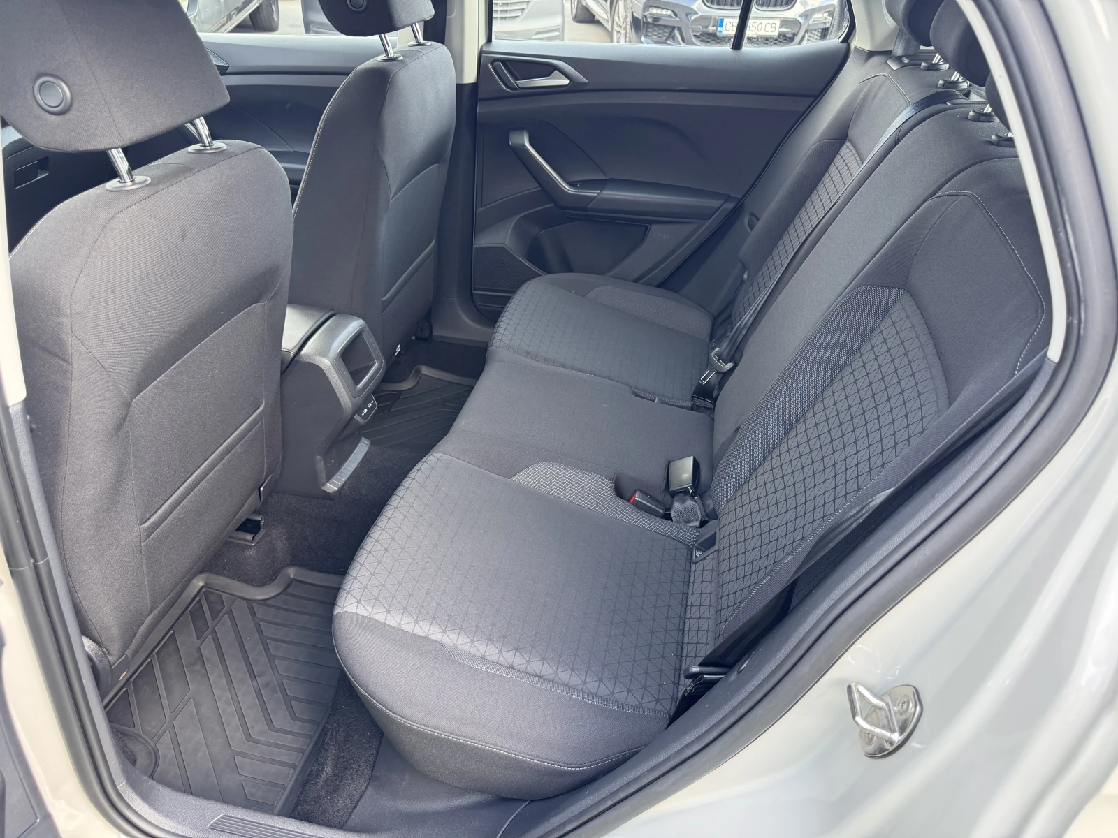 VW T-Cross LIFE+ /1.0TSI/110K.C./6MT, снимка 10 - Автомобили и джипове - 55629236