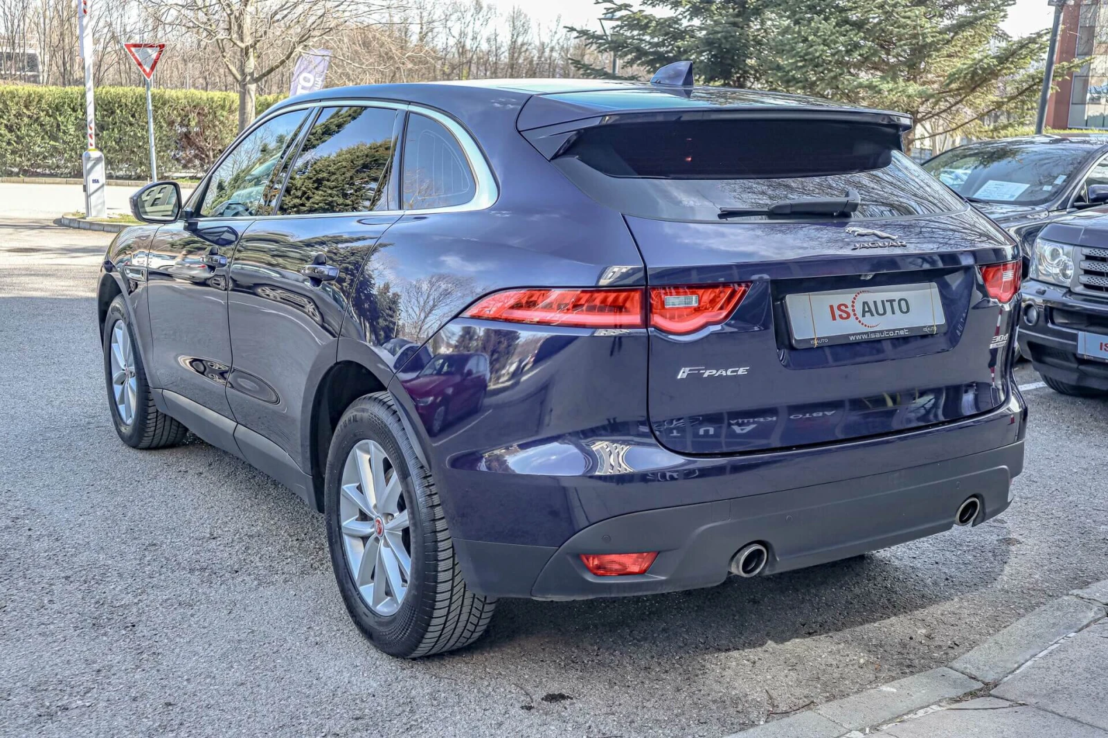 Jaguar F-PACE 3.0d/Virtual/HuD/Камера/Панорама/Меридиан/Lane Ass, снимка 4 - Автомобили и джипове - 55678298