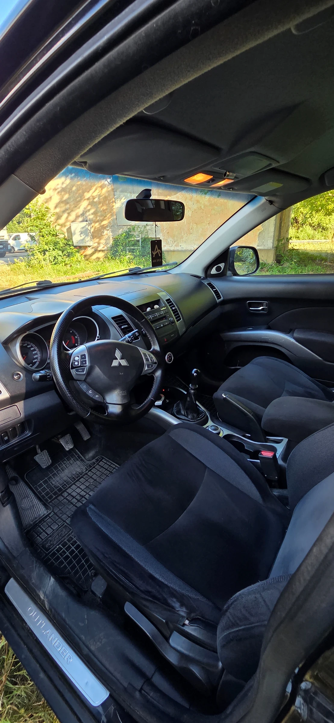 Mitsubishi Outlander, снимка 8 - Автомобили и джипове - 55842957