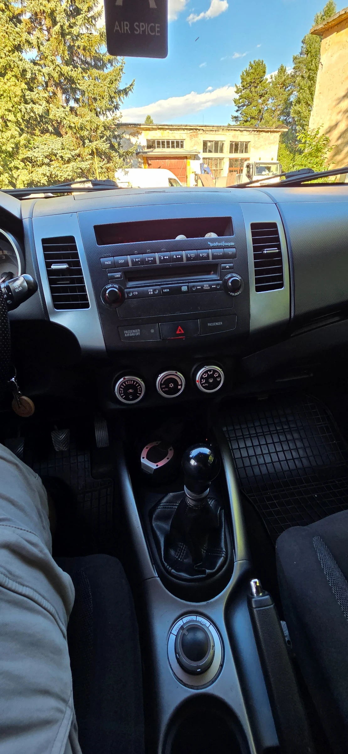 Mitsubishi Outlander, снимка 9 - Автомобили и джипове - 55842957