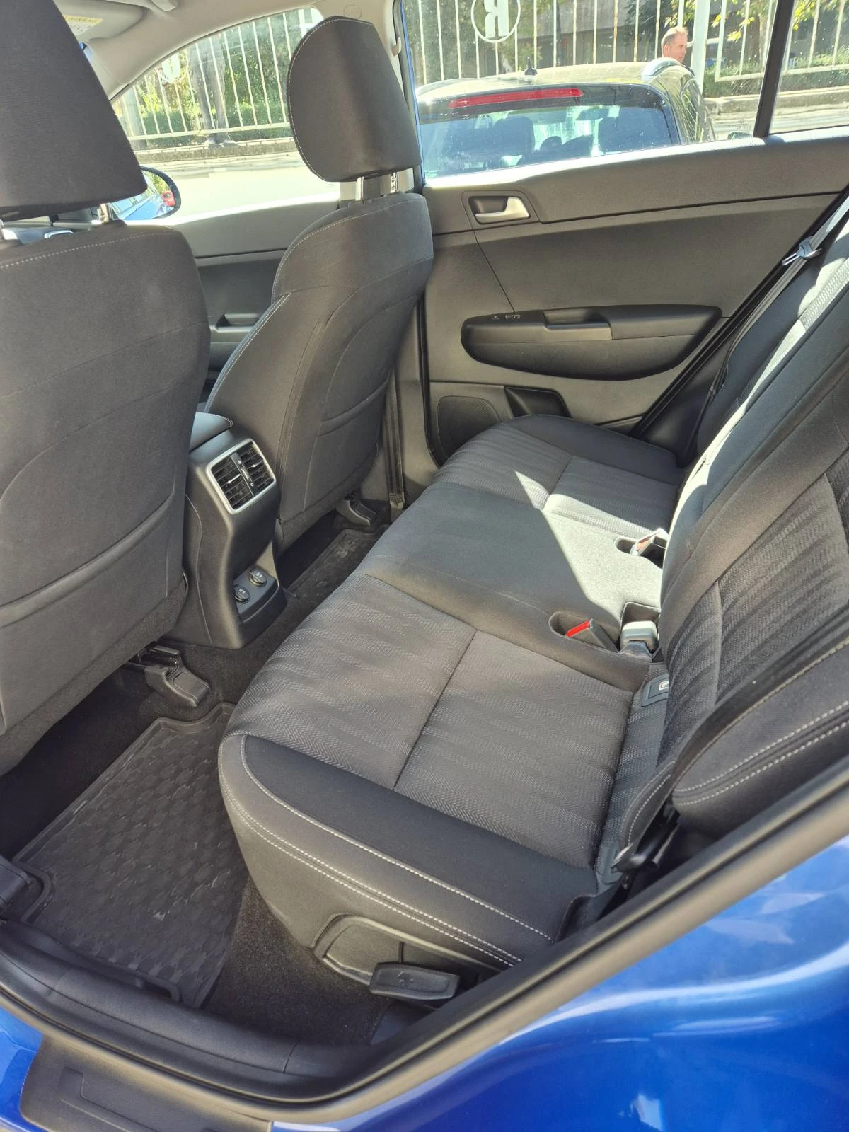 Kia Sportage, снимка 12 - Автомобили и джипове - 56016291