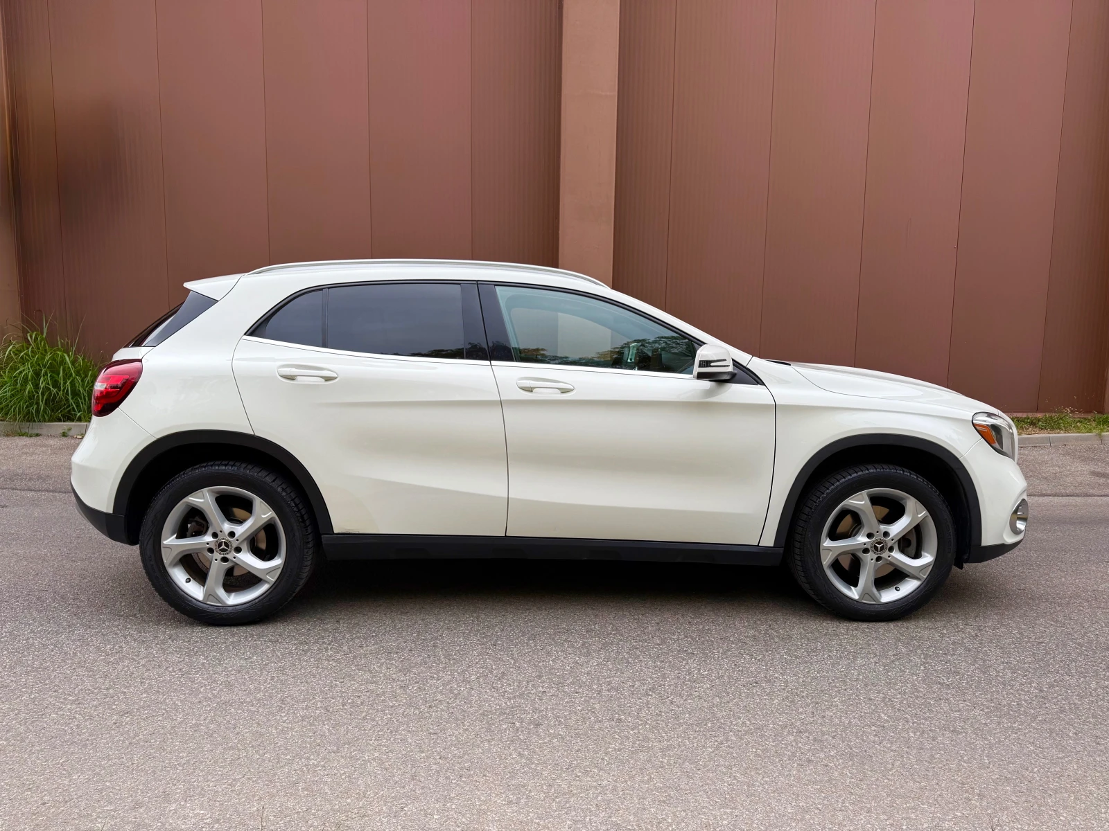 Mercedes-Benz GLA 250 FACELIFT| 4 MATIC| PANORAMA| KEYLESS| MEMORY ГАРАН, снимка 5 - Автомобили и джипове - 56227271
