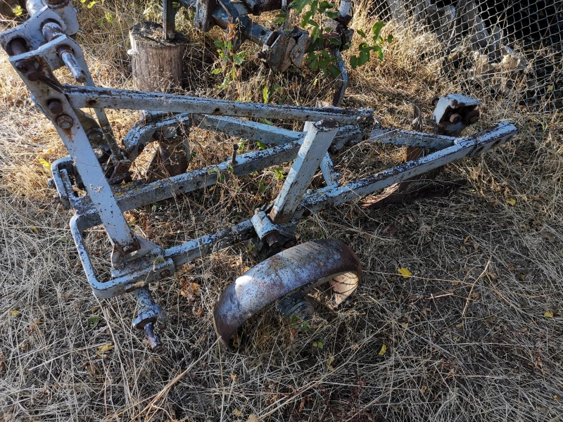 Плуг Друга марка, снимка 3 - Селскостопанска техника - 52587352