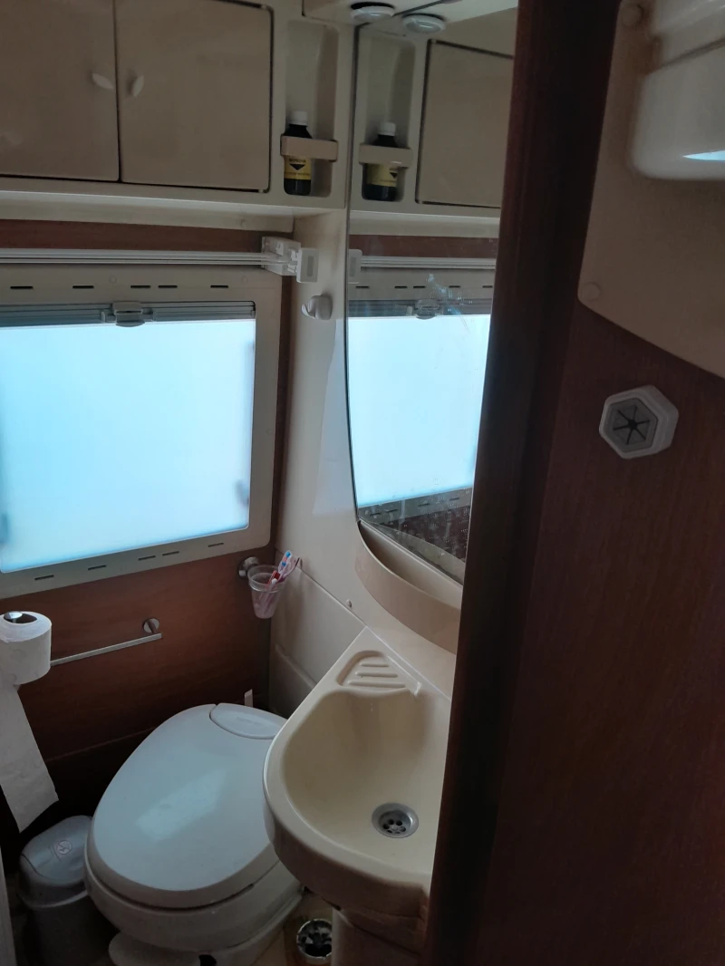 Кемпер Laika Fiat ducato , снимка 7 - Каравани и кемпери - 52579416