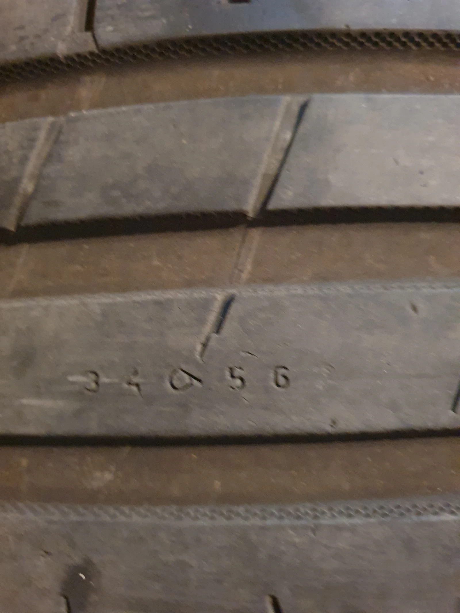 Гуми Летни 245/40R20, снимка 6 - Гуми и джанти - 54399705