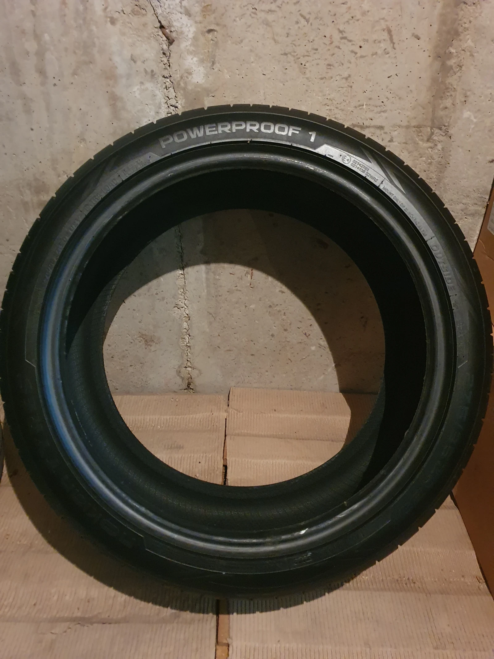 Гуми Летни 245/40R20, снимка 9 - Гуми и джанти - 54399705