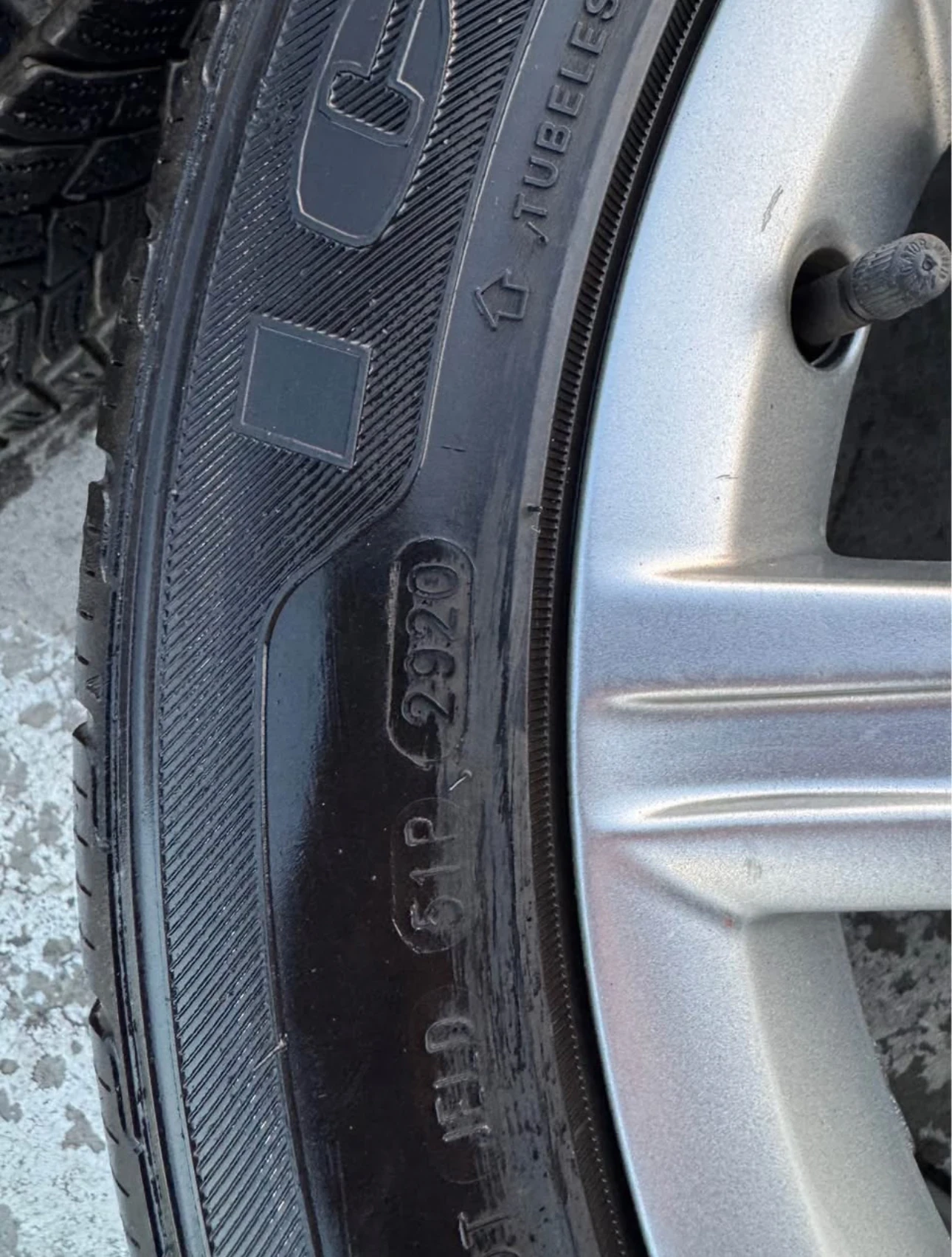 Гуми с джанти Goodyear 245/45R18, снимка 3 - Гуми и джанти - 56180583