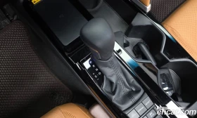 Toyota Camry 2.5 XLE Hybrid, снимка 11