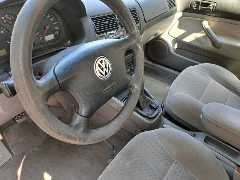 VW Golf 1.9 TDI, снимка 6 - Автомобили и джипове - 48027177