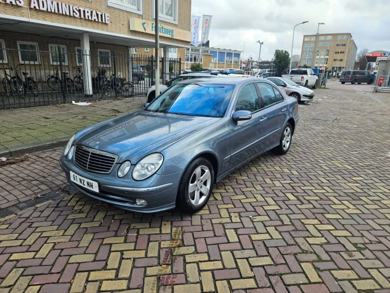 Mercedes-Benz E 320 3.2 BENZ?N 4MATIC AVANGARD, снимка 1 - Автомобили и джипове - 48549485