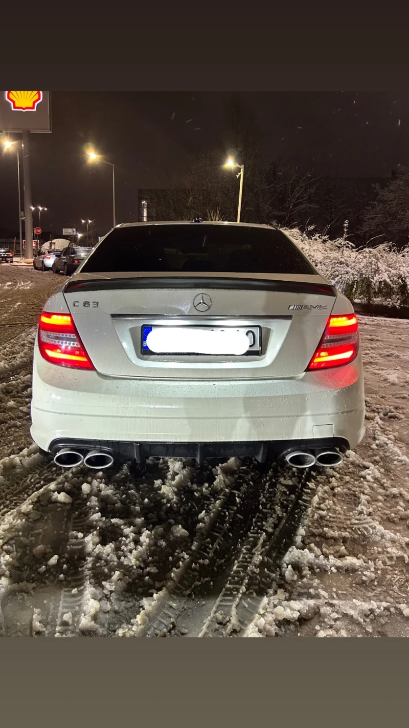 Mercedes-Benz C 63 AMG, снимка 4 - Автомобили и джипове - 48889560