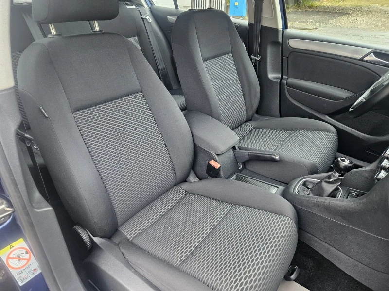 VW Golf 1.6i/102кс/СЕРВИЗНА ИСТОРИЯ, снимка 14 - Автомобили и джипове - 51941289