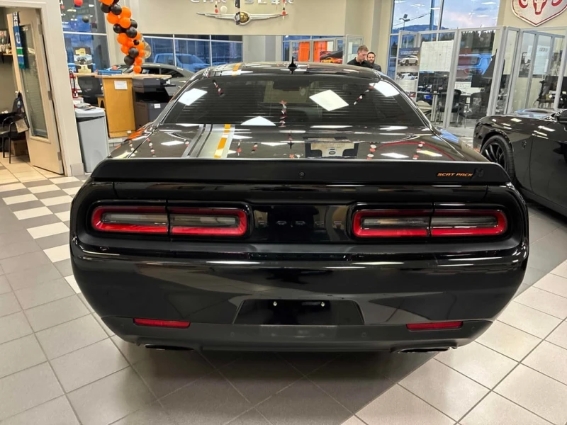 Dodge Challenger * SCAT PACK 392 WIDEBODY * CARFAX * БЕЗ ПЪРВОНАЧАЛ, снимка 5 - Автомобили и джипове - 53058645