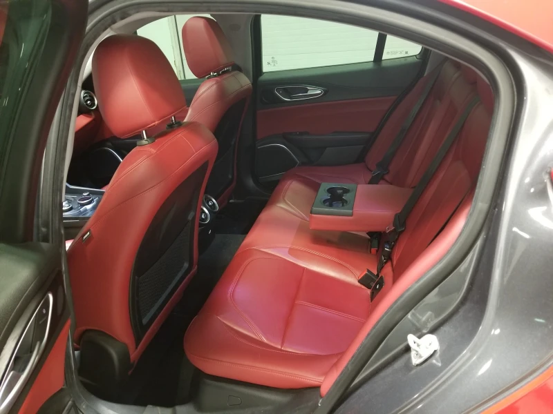 Alfa Romeo Giulia  * AWD* С РЕГИСТРАЦИЯ&АВТО КРЕДИТ, снимка 13 - Автомобили и джипове - 53270363