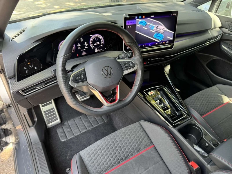 VW Golf GTI/ LED/ DISTR/ CARPLAY, снимка 8 - Автомобили и джипове - 55890424