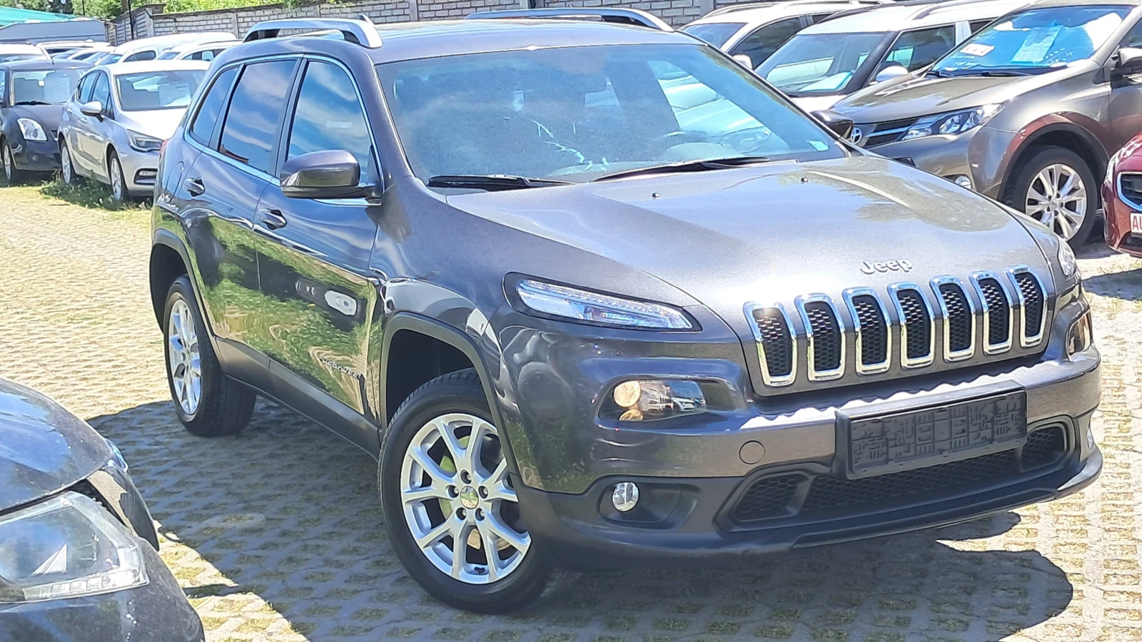 Jeep Cherokee 4X4 РЕАЛ КМ ИЗКЛЮЧИТЕЛНО СЕРВИЗ КНИЖК ОБСЛУЖН НАВИ, снимка 5 - Автомобили и джипове - 17234440