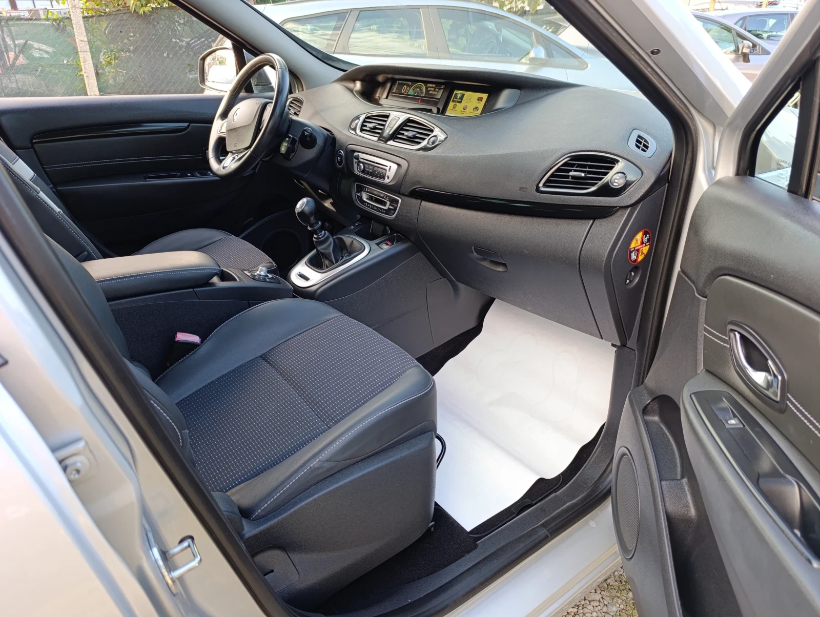 Renault Scenic  - изображение 10