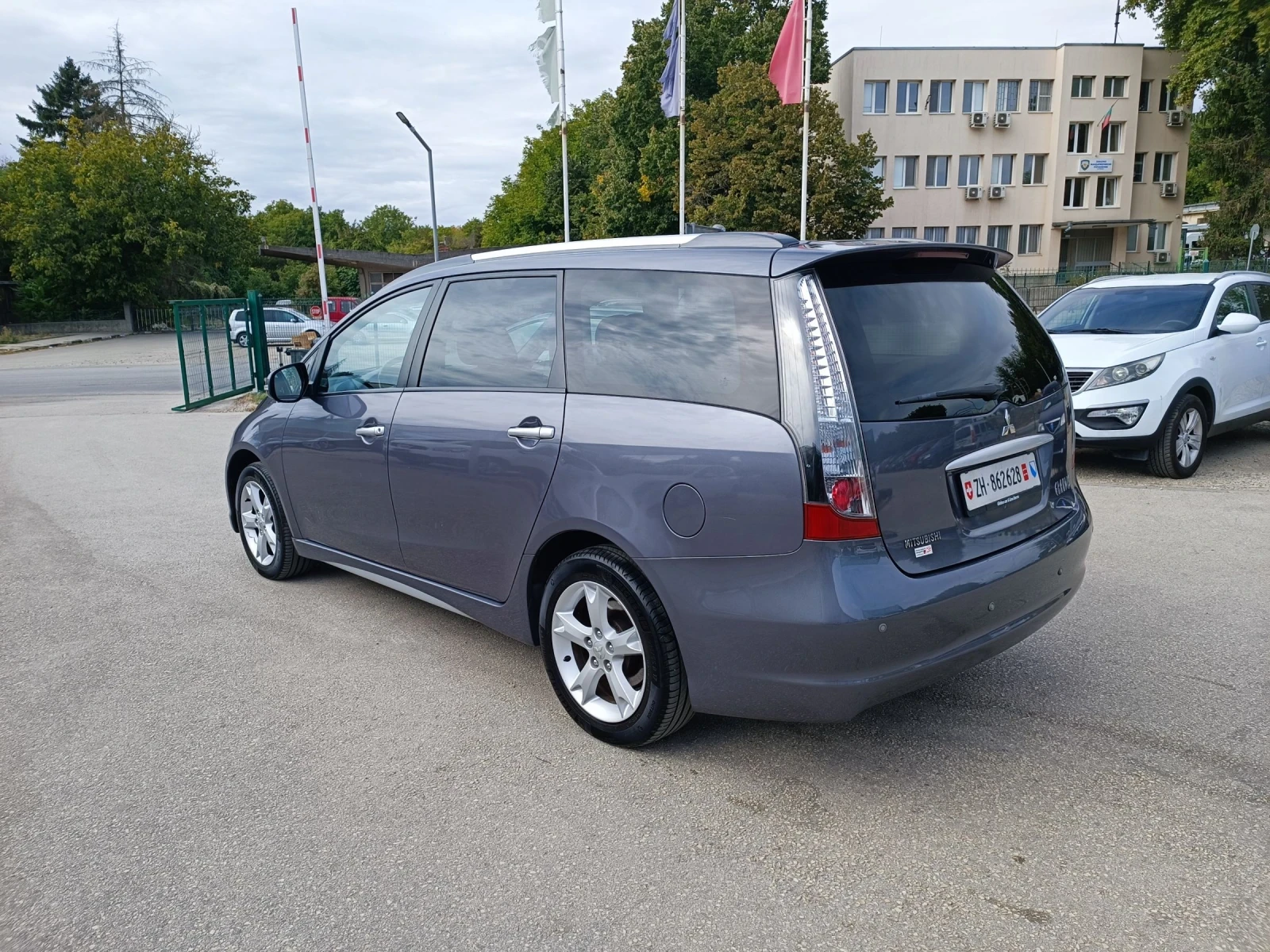 Mitsubishi Grandis 2.4i-165кс-ШВЕЙЦАРИЯ-РЪЧКА-FACELIFT - изображение 6