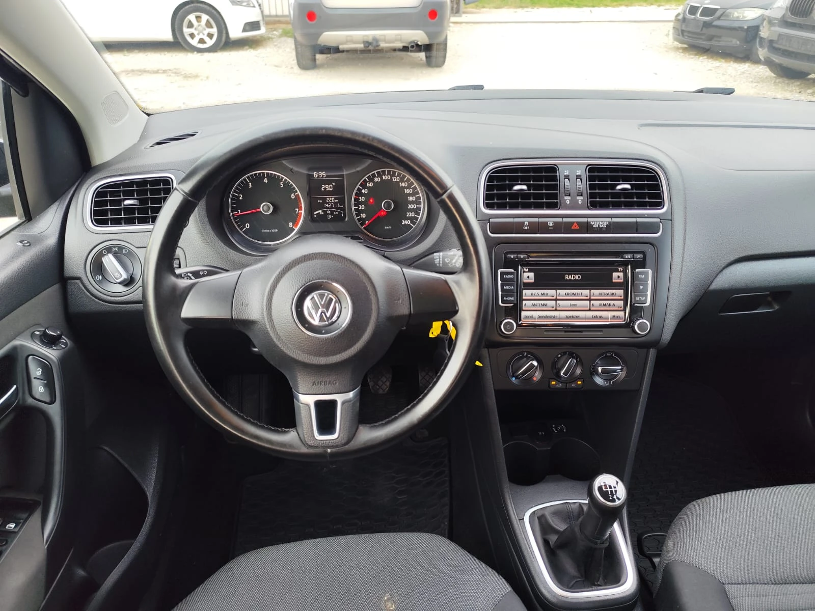 VW Polo 1.2 бензин , снимка 10 - Автомобили и джипове - 52937196