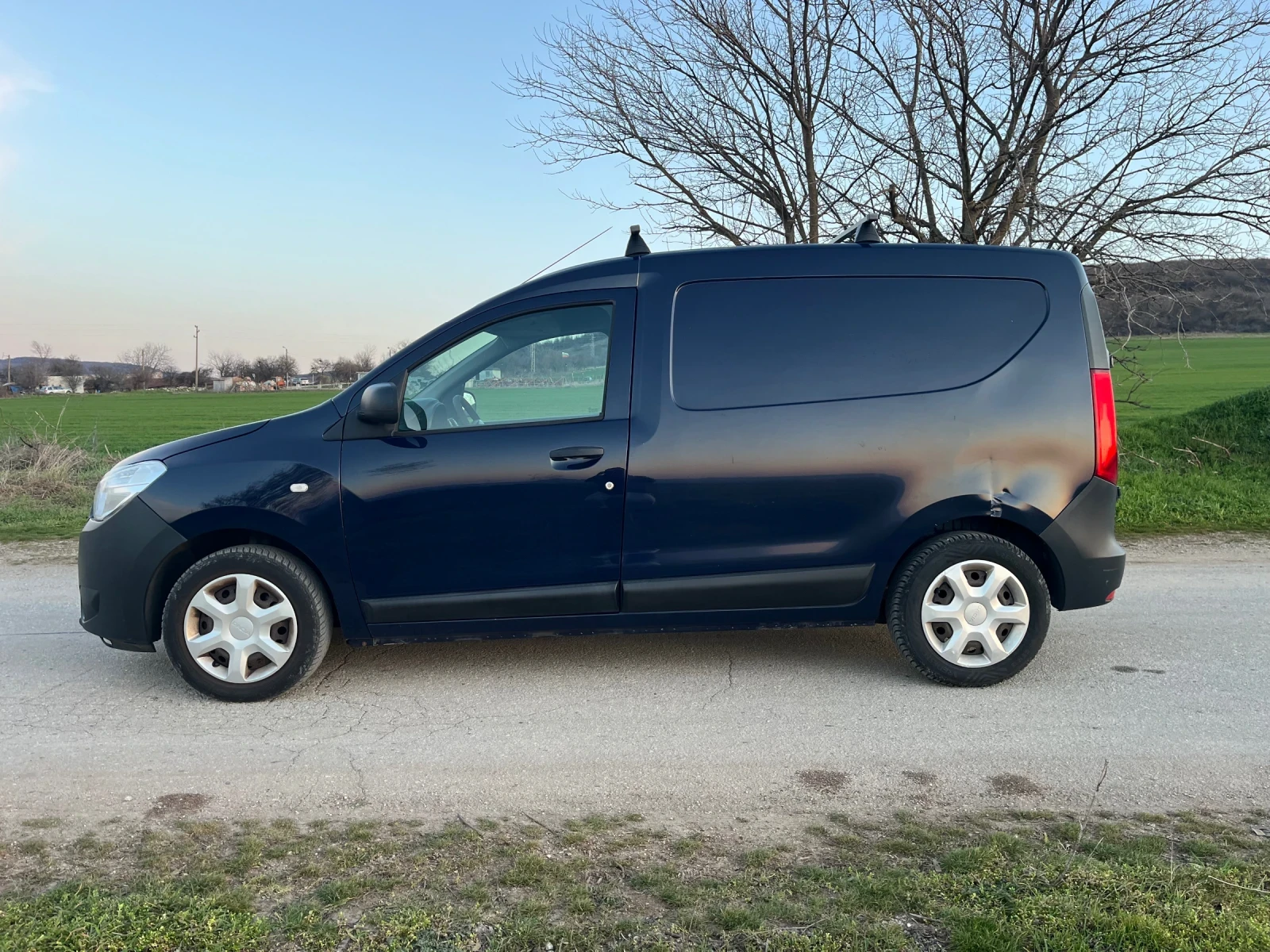 Dacia Dokker 1.6i Товарен, снимка 7 - Автомобили и джипове - 53839936