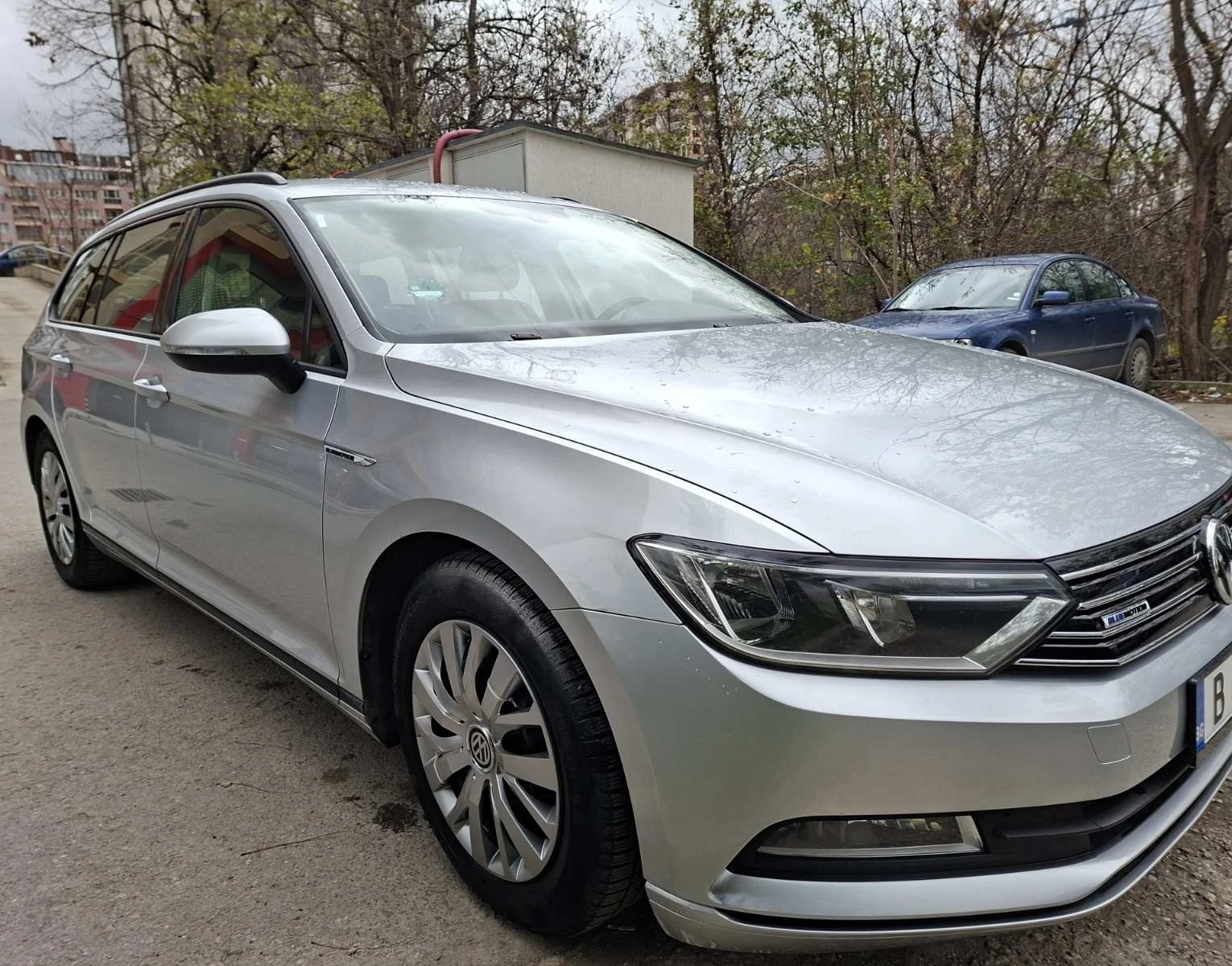 VW Passat TDI Blue Motion, снимка 5 - Автомобили и джипове - 53924276