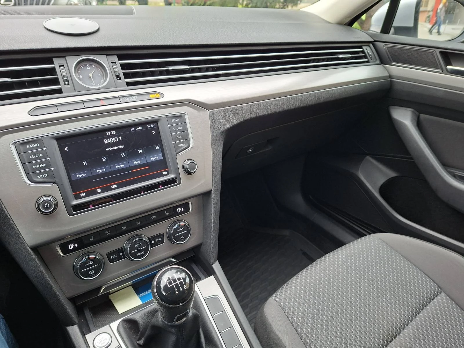 VW Passat TDI Blue Motion, снимка 8 - Автомобили и джипове - 53924276