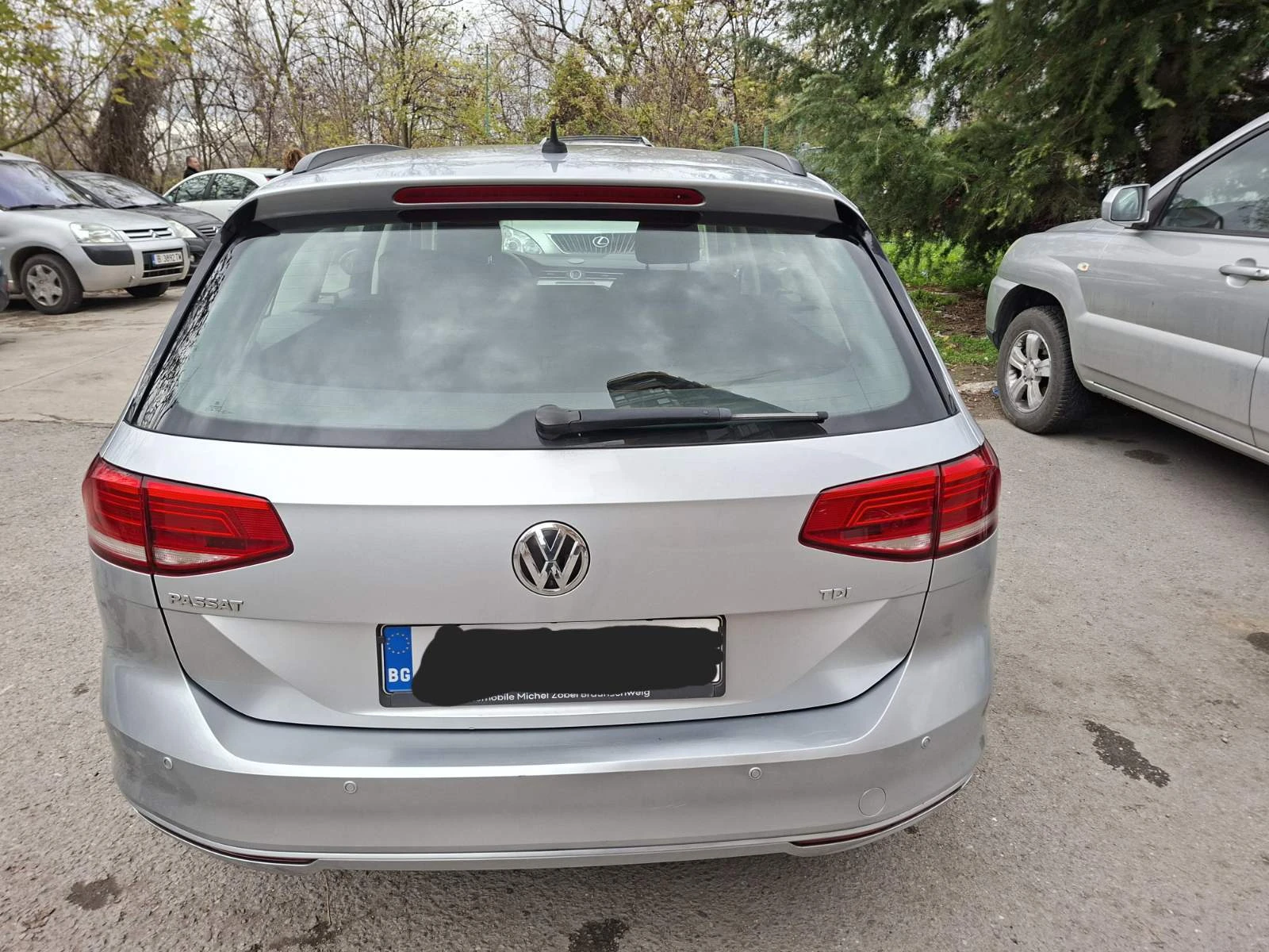 VW Passat TDI Blue Motion, снимка 2 - Автомобили и джипове - 53924276