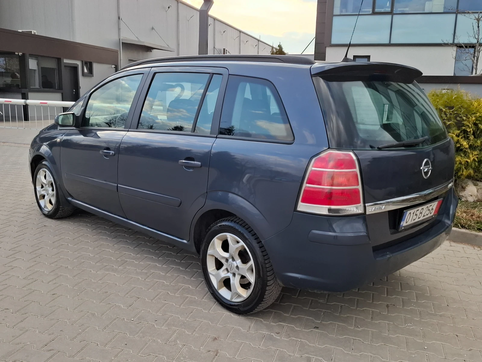 Opel Zafira 1.9CDTI* (120кс)* * 7-МЕСТА* * HOB BHOC* * , снимка 7 - Автомобили и джипове - 53988507