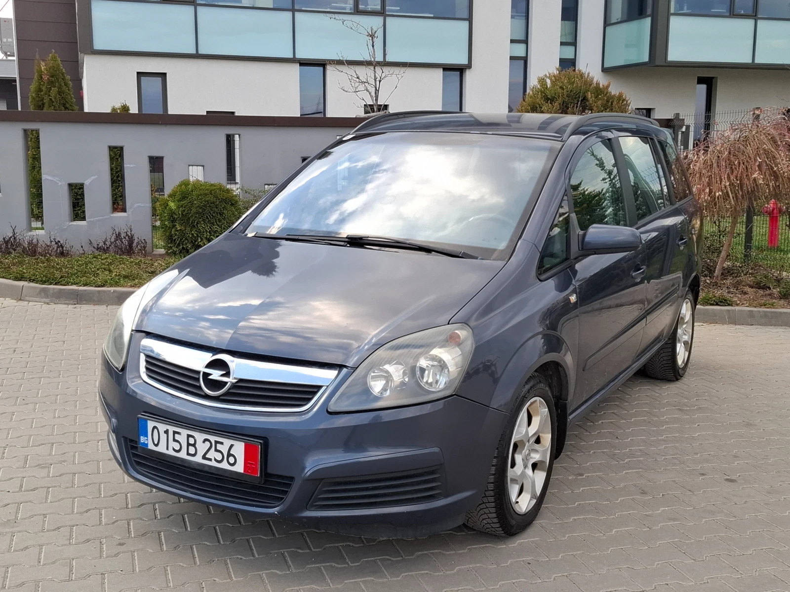 Opel Zafira 1.9CDTI* (120кс)* * 7-МЕСТА* * HOB BHOC* * , снимка 2 - Автомобили и джипове - 53988507