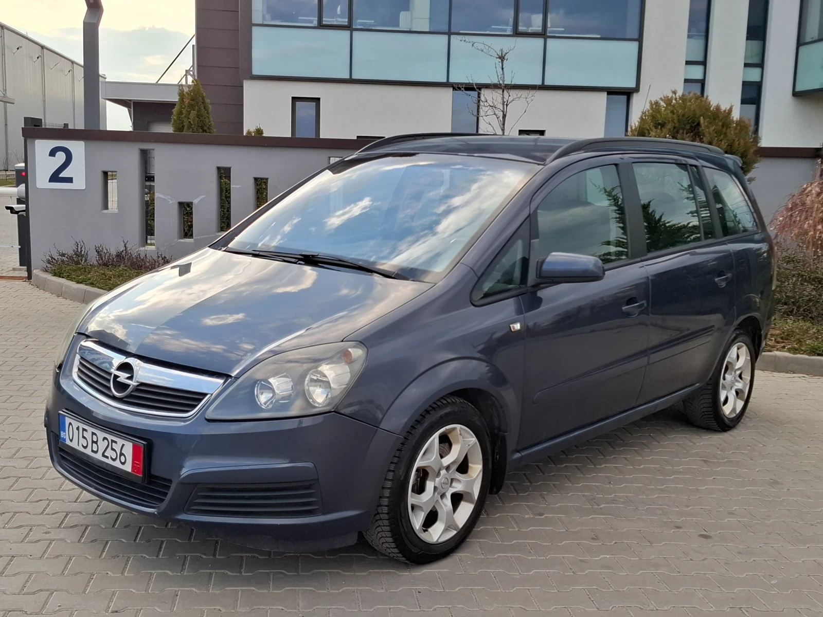 Opel Zafira 1.9CDTI* (120кс)* * 7-МЕСТА* * HOB BHOC* * , снимка 4 - Автомобили и джипове - 53988507