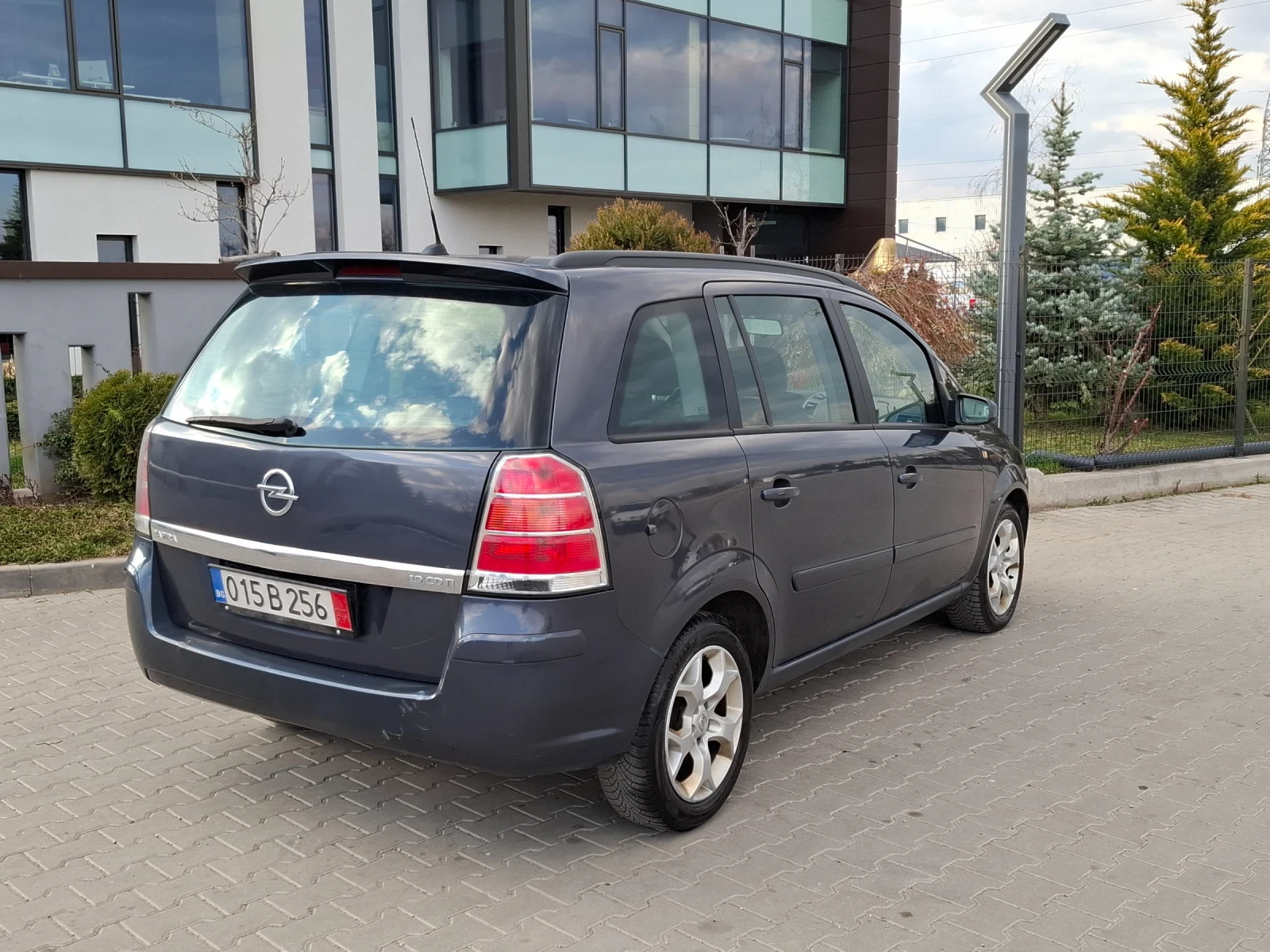 Opel Zafira 1.9CDTI* (120кс)* * 7-МЕСТА* * HOB BHOC* * , снимка 13 - Автомобили и джипове - 53988507