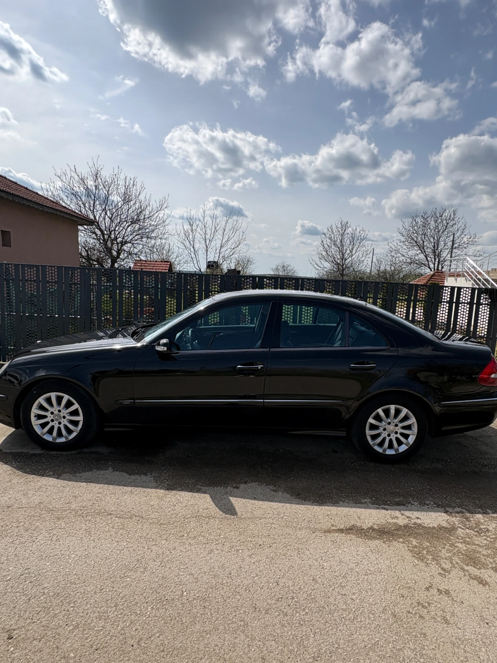 Mercedes-Benz E 270, снимка 5 - Автомобили и джипове - 54180976