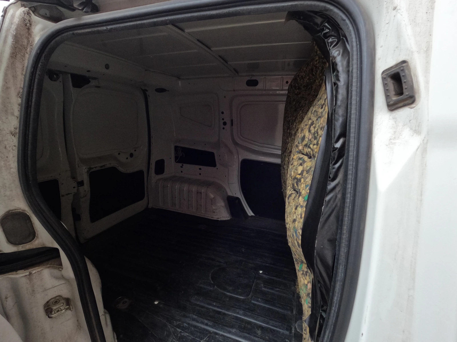 Peugeot Bipper 1, 3 hdi 75кс, N1, с климатик, снимка 13 - Автомобили и джипове - 54324678