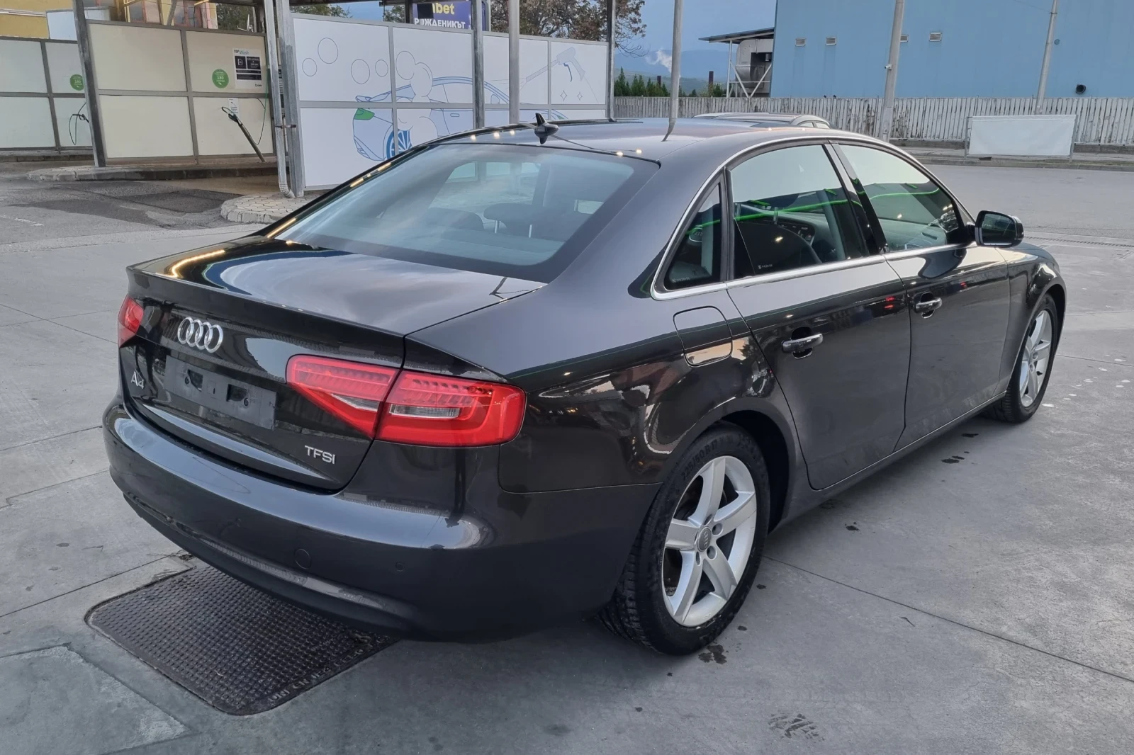 Audi A4 1.8TFSI/FACE/NAVI/170HP/EU6W, снимка 4 - Автомобили и джипове - 54402921