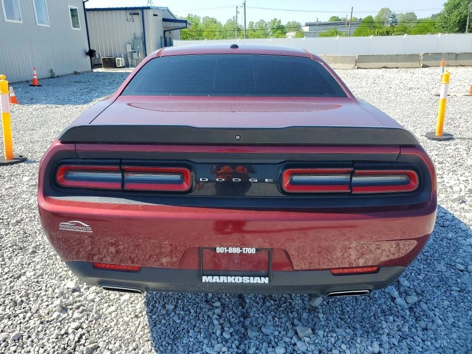 Dodge Challenger, снимка 6 - Автомобили и джипове - 54698367