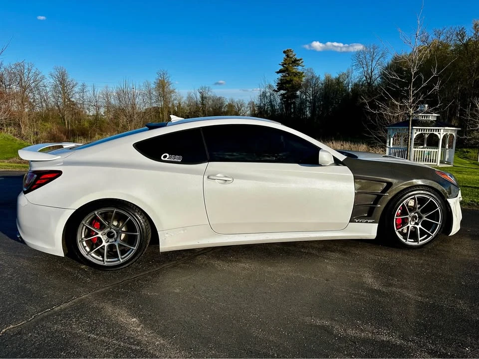 Hyundai Genesis Coupe 3.8 R-Spec * Carbon * АвтоКредит* ЦЕНА ДО БГ, снимка 5 - Автомобили и джипове - 54762075