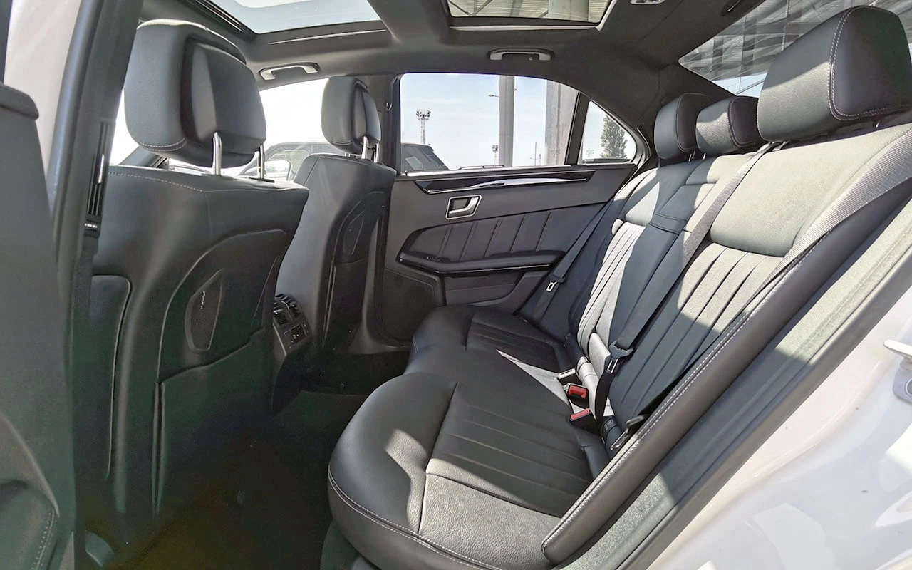 Mercedes-Benz E 350 BT 4Matic Edition E, снимка 6 - Автомобили и джипове - 54913630