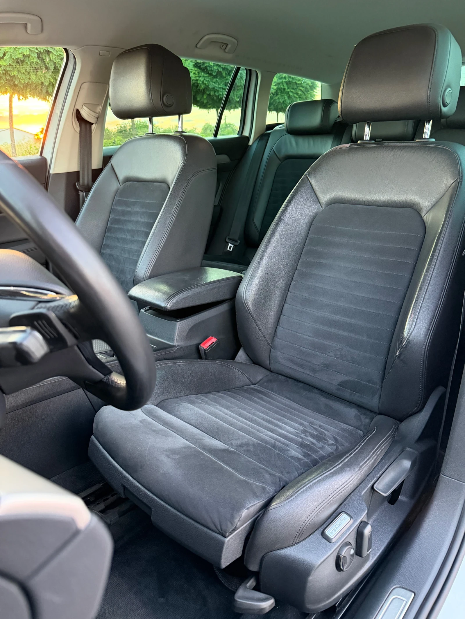 VW Passat 2.0TDI/190/DIGITAL/DISTRONIC/PARK ASSIST/LIZING, снимка 12 - Автомобили и джипове - 55144586