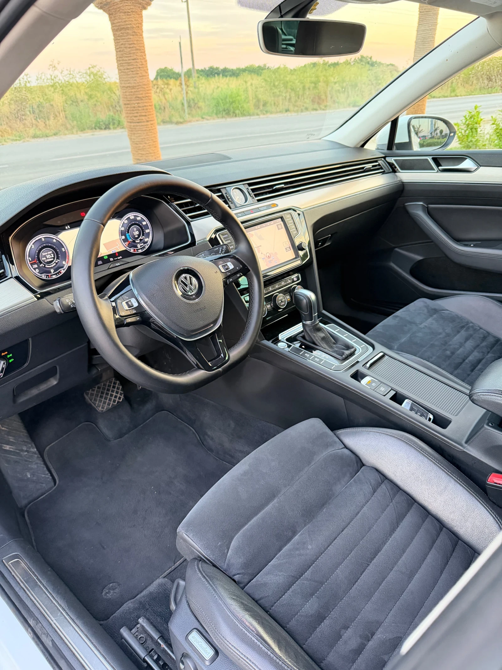 VW Passat 2.0TDI/190/DIGITAL/DISTRONIC/PARK ASSIST/LIZING, снимка 8 - Автомобили и джипове - 55144586