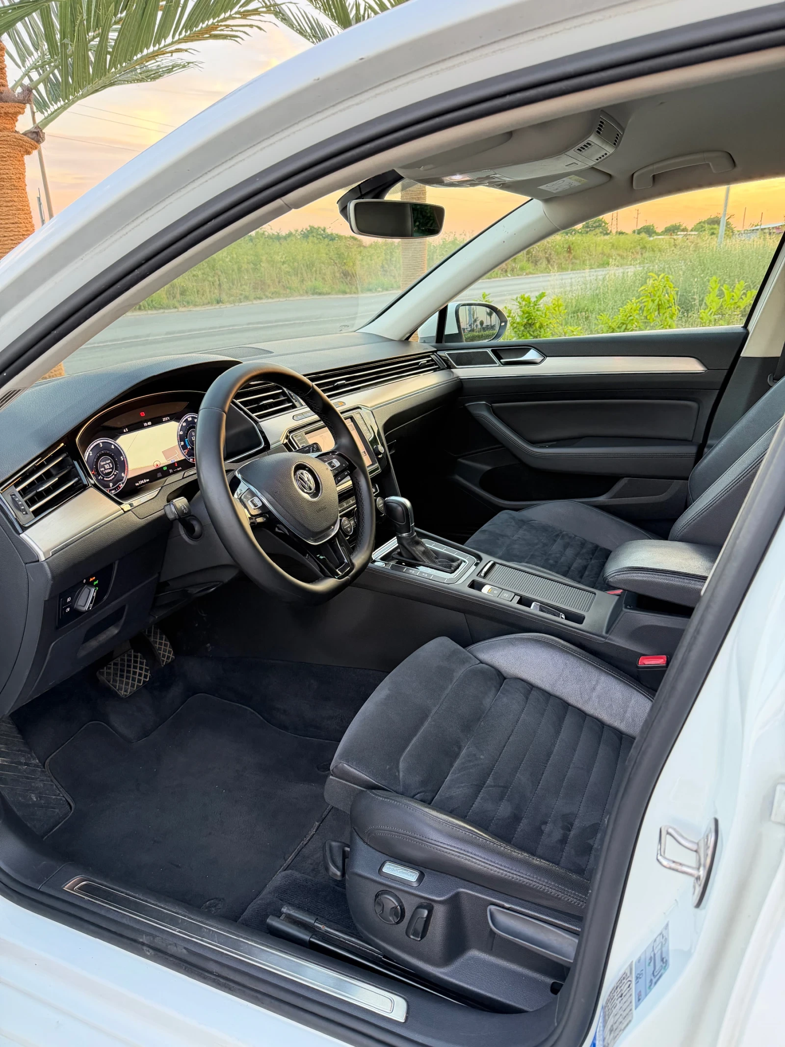 VW Passat 2.0TDI/190/DIGITAL/DISTRONIC/PARK ASSIST/LIZING, снимка 7 - Автомобили и джипове - 55144586