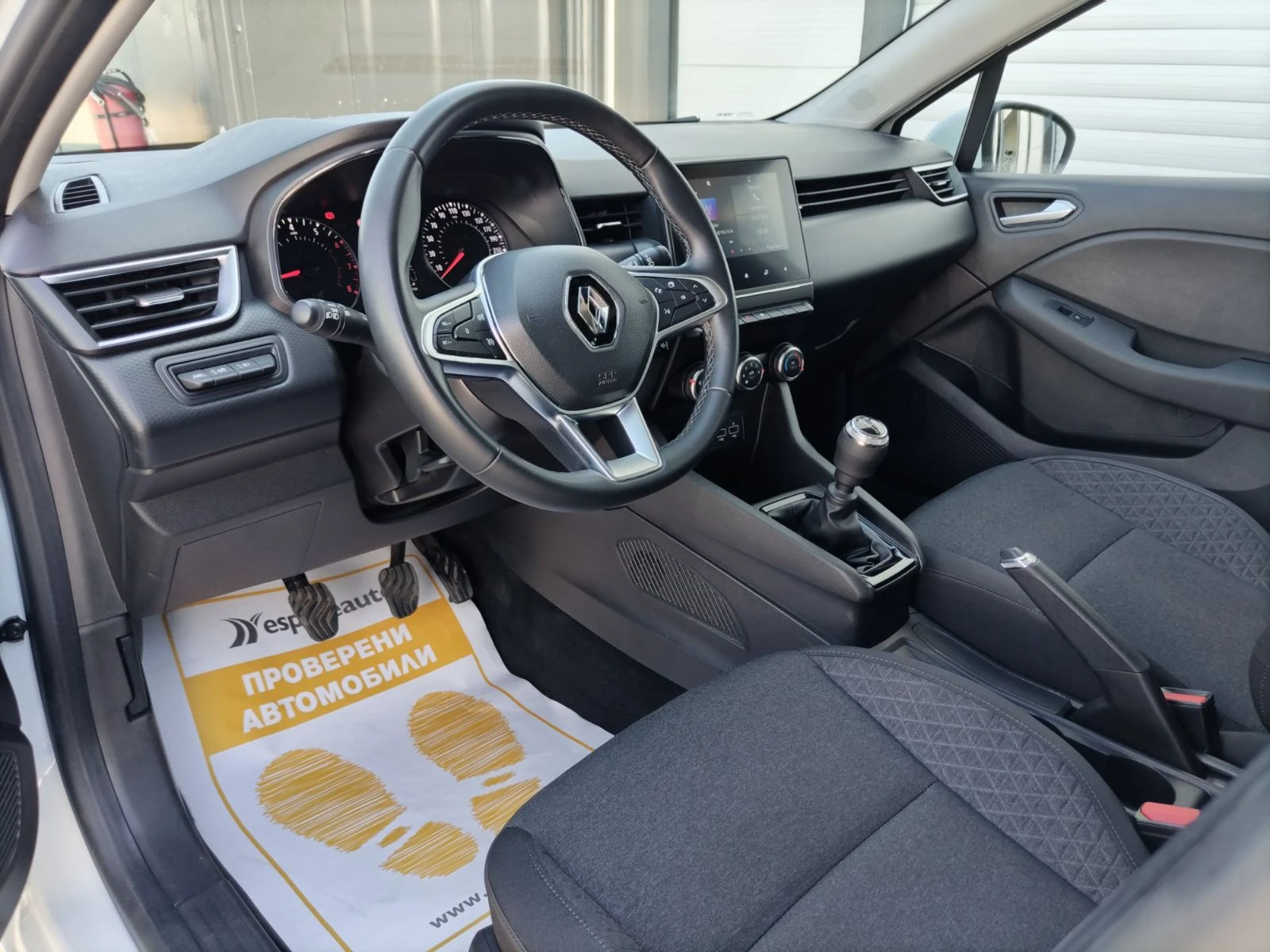 Renault Clio 1.0 TCe/ 90 к.с., снимка 11 - Автомобили и джипове - 55262042