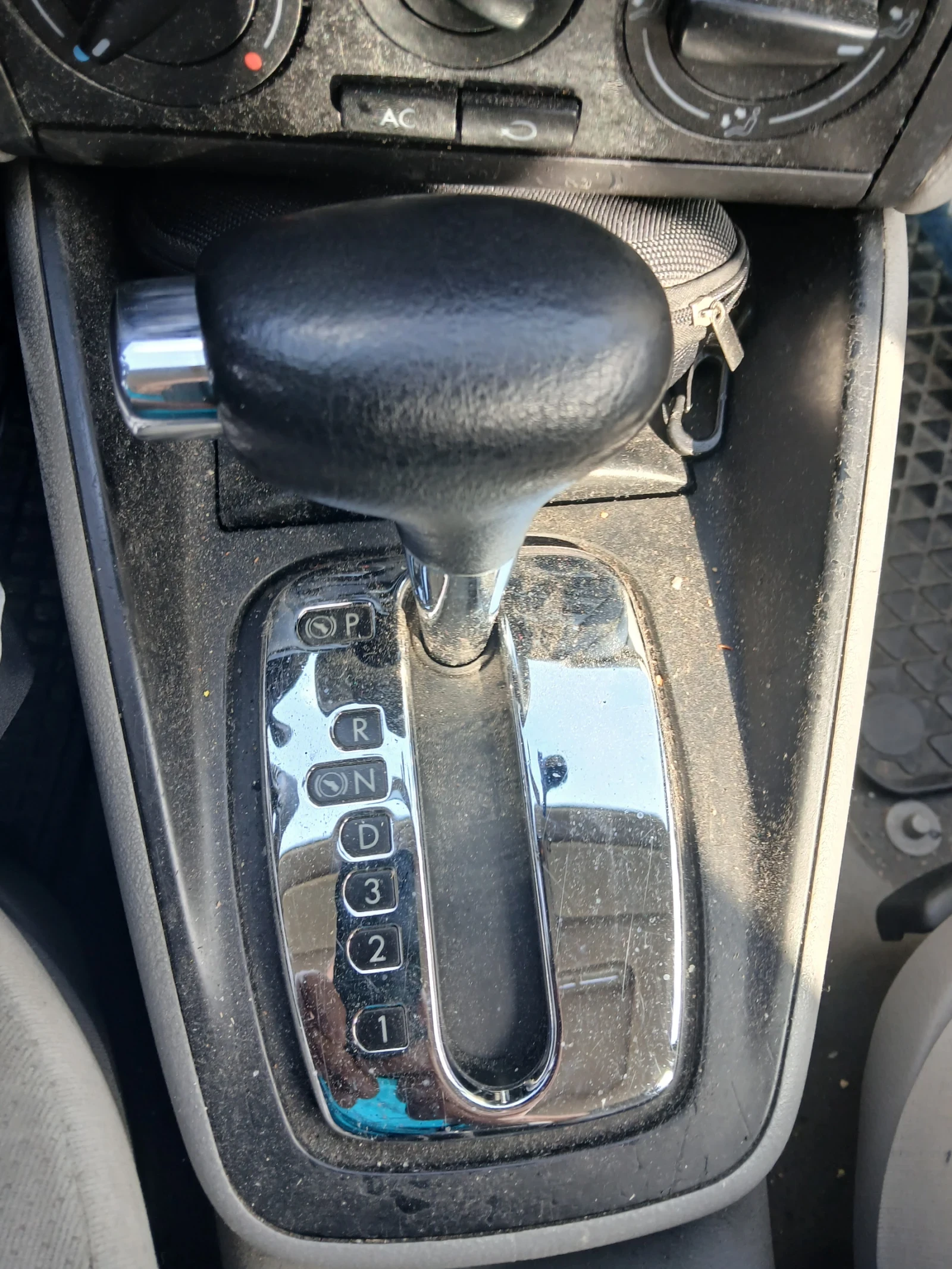 VW Golf, снимка 4 - Автомобили и джипове - 55283811
