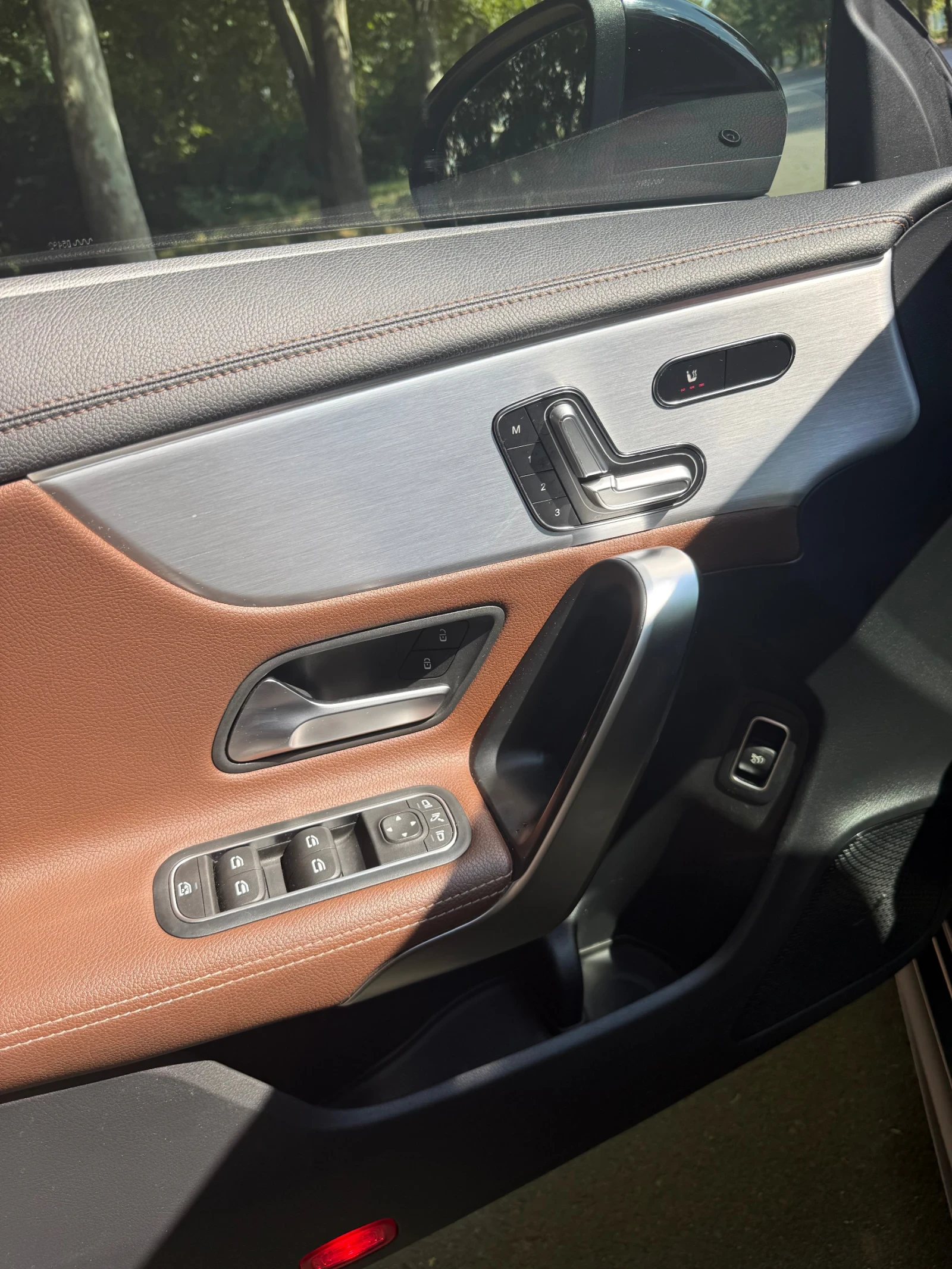Mercedes-Benz CLA 200 LIMITED EDITION, снимка 12 - Автомобили и джипове - 55484159