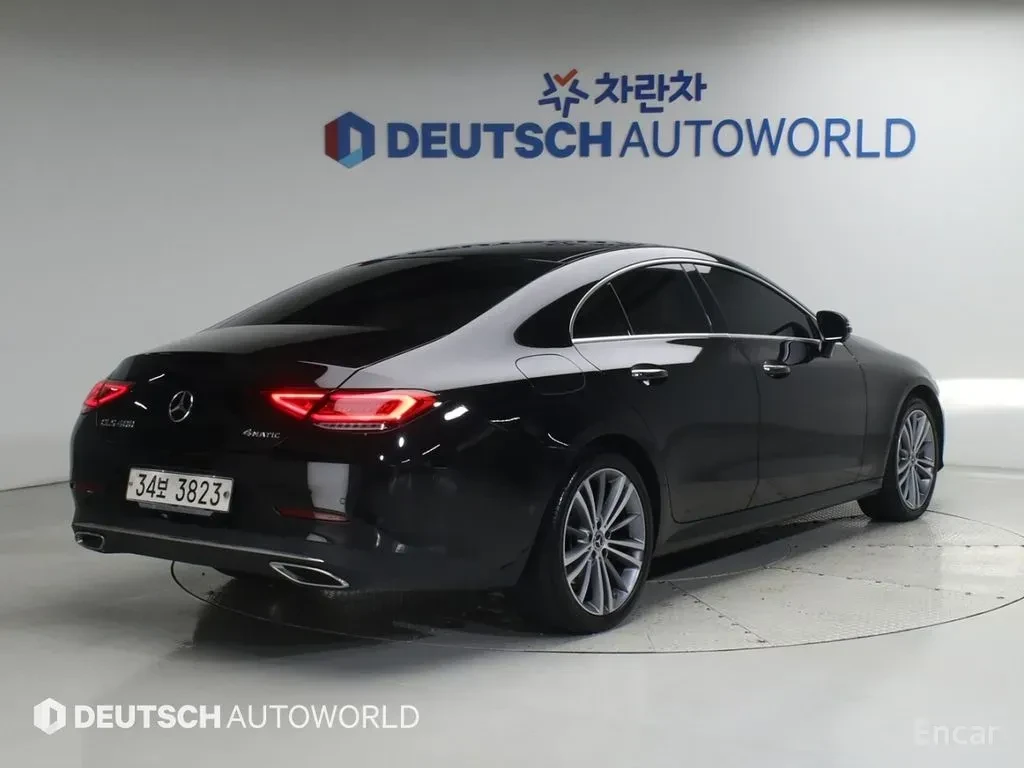 Mercedes-Benz CLS 400 4MATIC+ BURMESTER* ОБДУХВАНЕ* LANE* ASSIST* , снимка 2 - Автомобили и джипове - 55695069