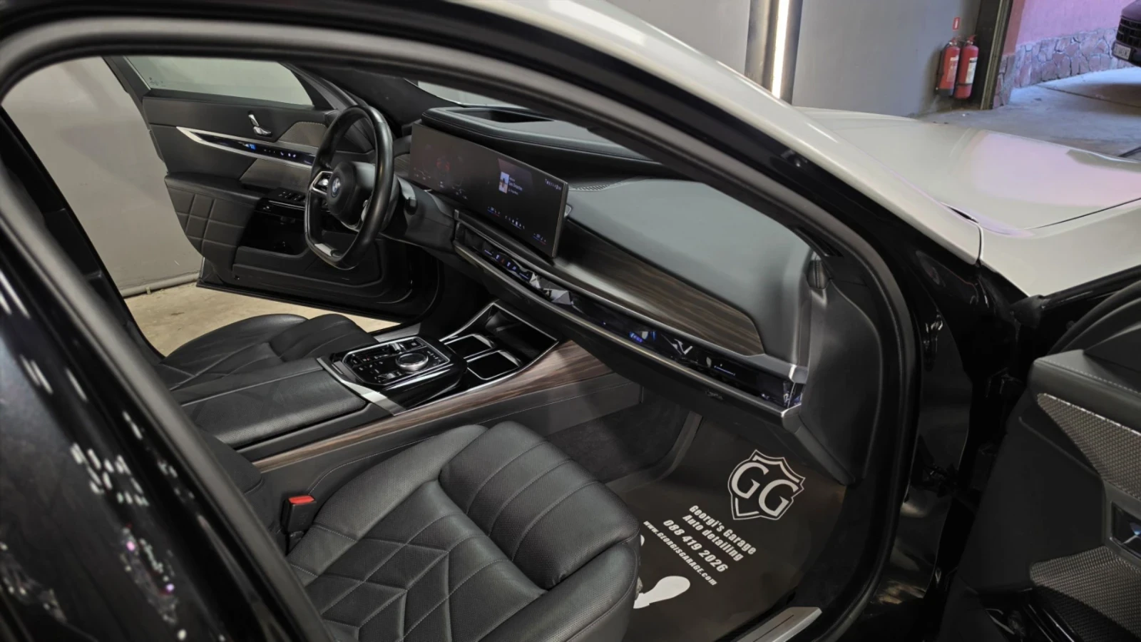 BMW i7 Xdrive 60, Theater, HUD, 4x4, снимка 16 - Автомобили и джипове - 55744032
