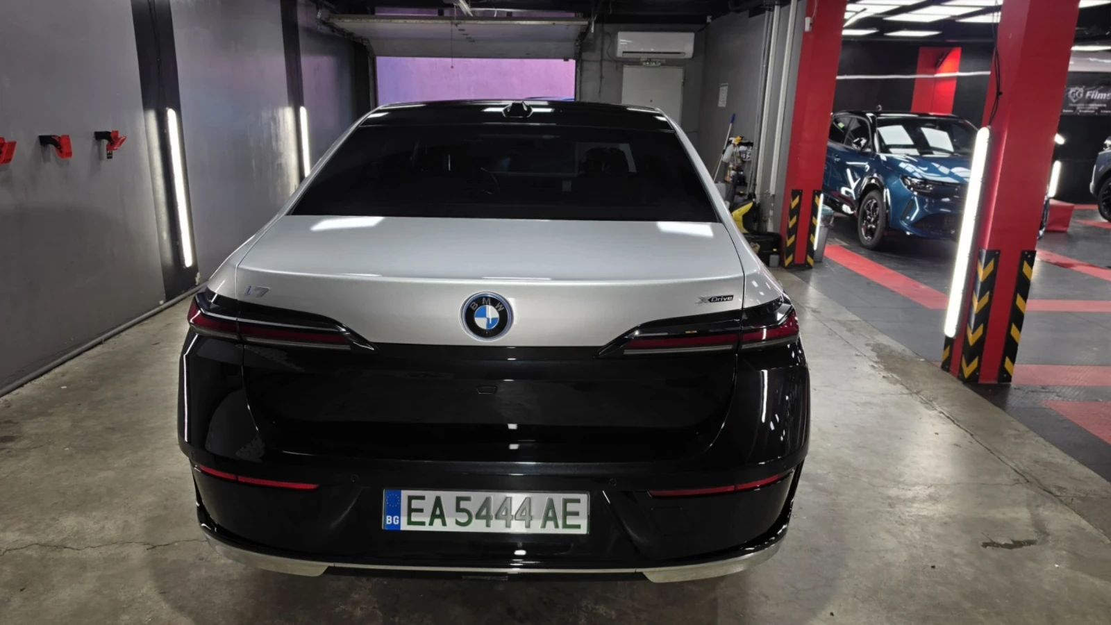 BMW i7 Xdrive 60, Theater, HUD, 4x4, снимка 6 - Автомобили и джипове - 55744032