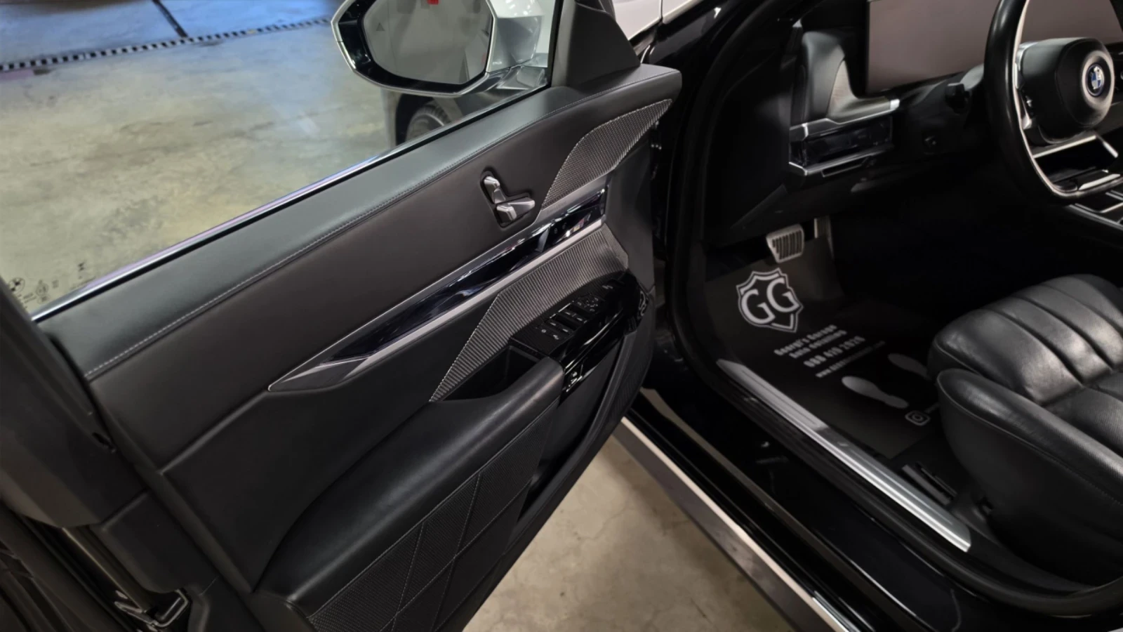 BMW i7 Xdrive 60, Theater, HUD, 4x4, снимка 8 - Автомобили и джипове - 55744032
